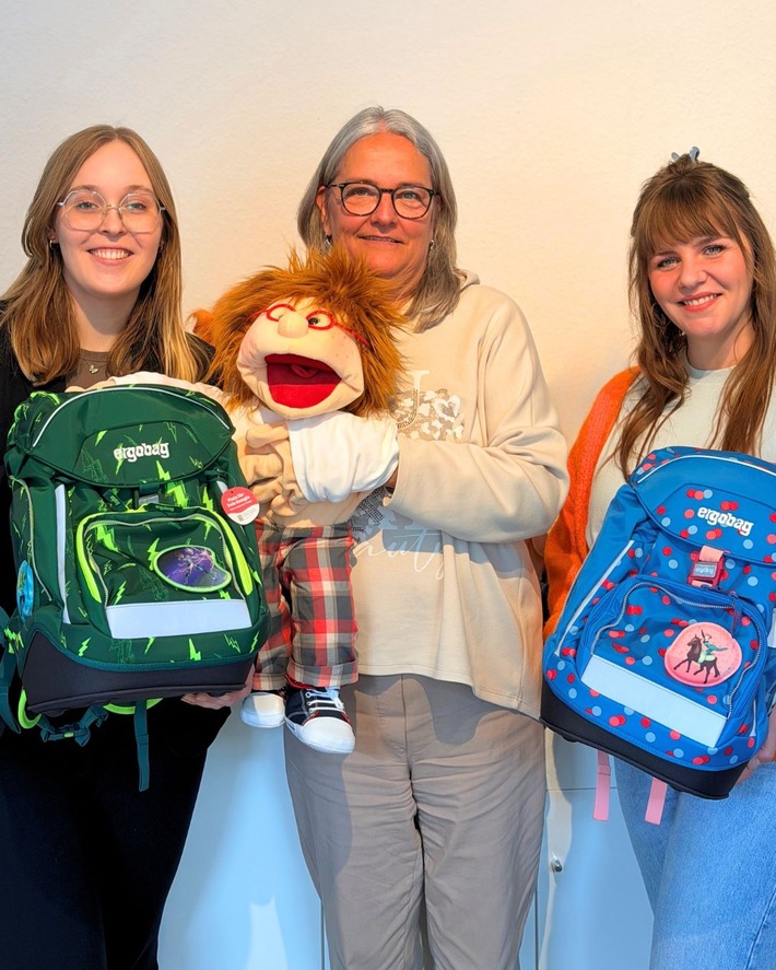 Gut gerüstet ins erste Schuljahr – Provinzial spendet Tornister an Kinder in der Familienpflege Düsseldorf