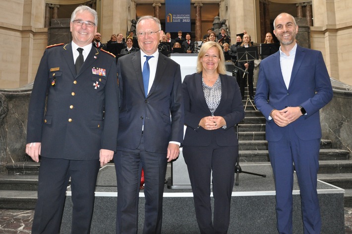 Faeser: &quot;Feuerwehr ist der wesentliche Bestandteil der Sicherheitsarchitektur!&quot; / DFV-Präsident Banse zu Pflichtjahr: &quot;Lieber langfristiges Engagement wie Wehrersatzdienst&quot;