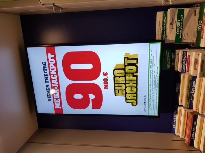Am kommenden Freitag, den 23. August wartet nun die Mega-Summe von 90 Millionen Euro. Mehr geht nicht in der Gewinnklasse 1. Dann folgt die achte Ziehung der laufenden Jackpotperiode. Weiterer Text über ots und www.presseportal.de/nr/107909 / Die Verwendung dieses Bildes ist für redaktionelle Zwecke honorarfrei. Veröffentlichung bitte unter Quellenangabe: "obs/Eurojackpot/Bodo Kemper"