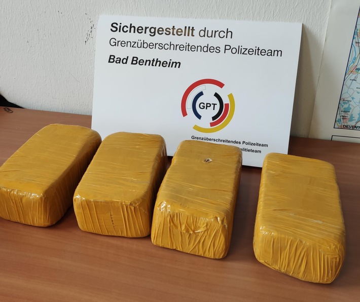 BPOL-BadBentheim: Zwei Kilo Heroin im Wert von rund 100.000,- Euro beschlagnahmt / Deutsch-Niederländisches Polizeiteam nimmt zwei Drogenkuriere fest