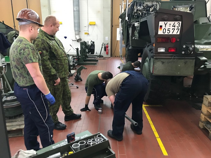 The Next Level: "Schrauber-Lehrgang" für litauische Soldaten in Aachen - Teil 2