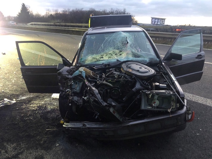 POL-VDMZ: Unfall mit schwerverletzten Fahrer auf der A 63