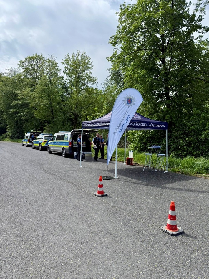 POL-RTK: Graffitis mit rechten Inhalten gesprüht +++ Bargeld aus Restaurant gestohlen +++ Kleinerer Brand in Waldstück +++ Polizei kontrolliert Motorradfahrende