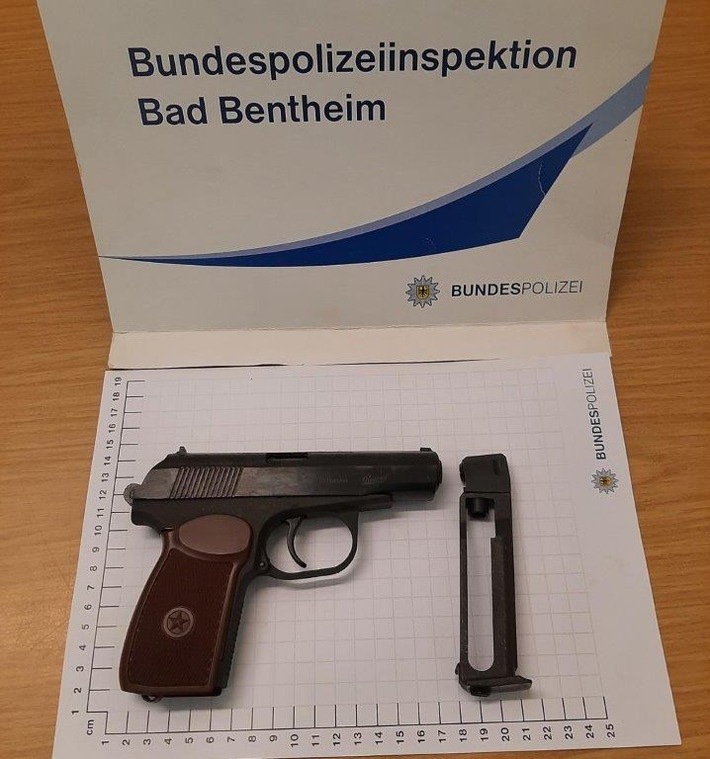 BPOL-BadBentheim: Mehrere Verstöße nach dem Waffengesetz
