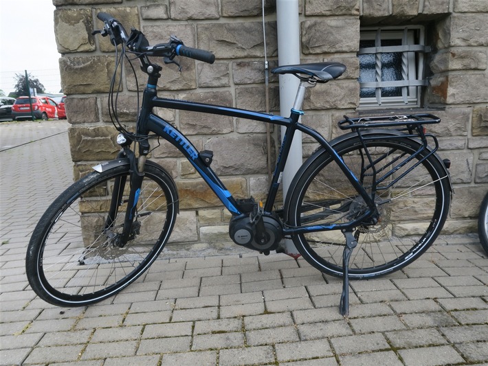 POL-COE: Lüdinghausen, Kurt-Schumacher-Straße/Gestohlenes Fahrrad möchte wieder nach Hause