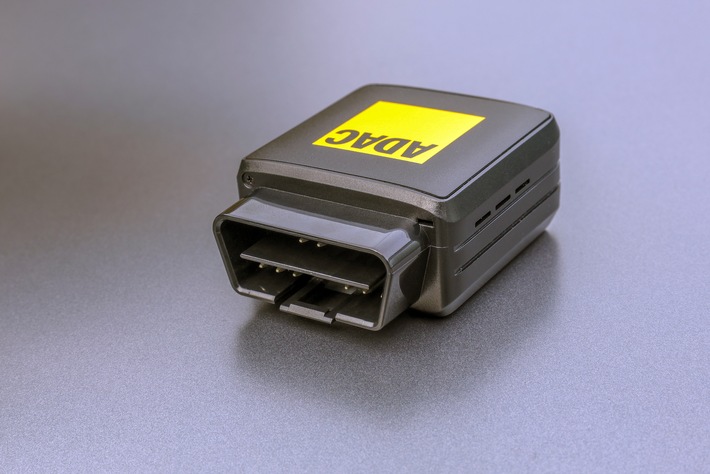 adac-smart-connect-dongle-1-download.jpg