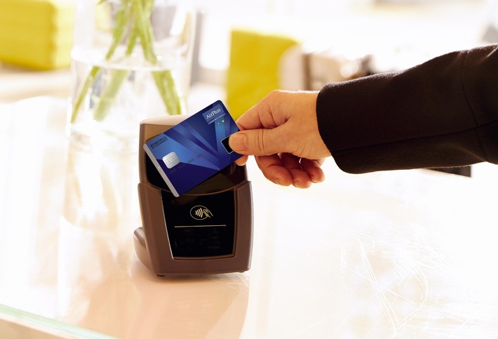 AirPlus verkündet weltweit ersten erfolgreichen Einsatz von kontaktlosen biometrischen Bezahlkarten
