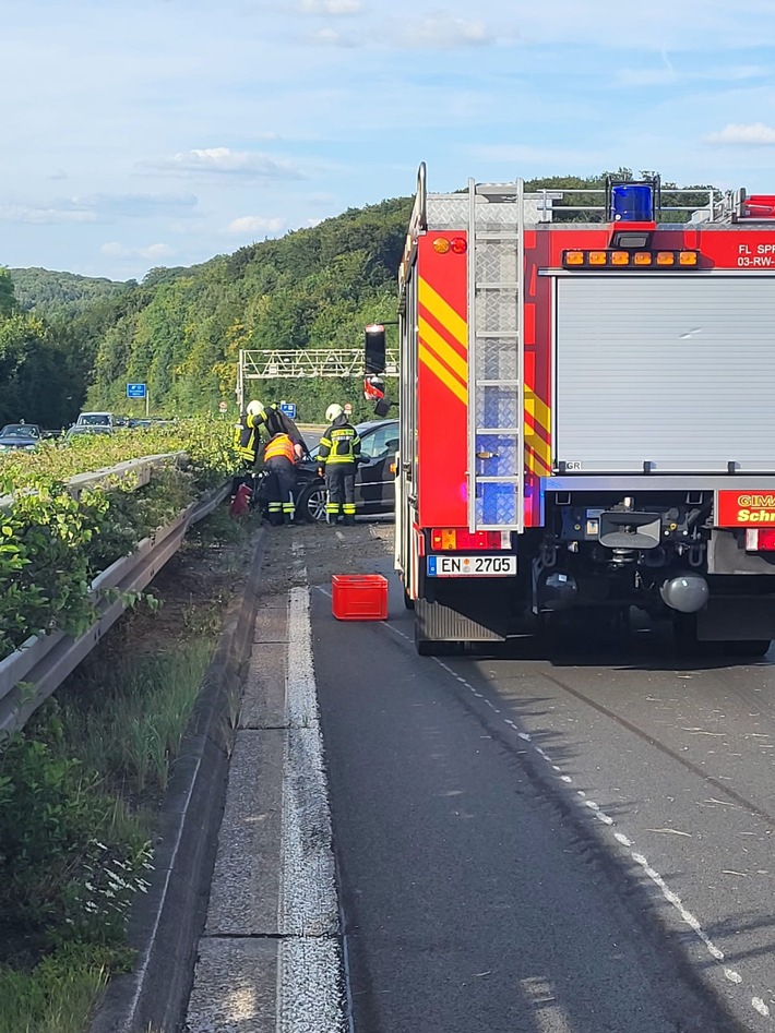 FW-EN: Unfall auf Autobahn
