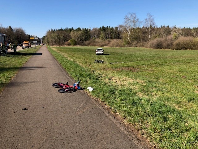 POL-PDKL: Verkehrsunfall mit schwerverletztem 5-jährigem Fahrradfahrer