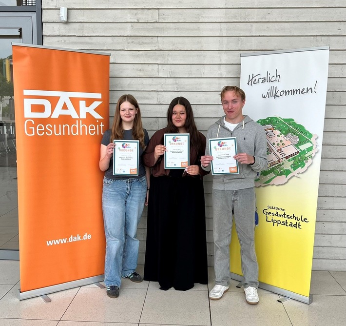 Schülerteam aus Lippstadt gewinnt Sonderpreis bei Bundeswettbewerb „bunt statt blau“