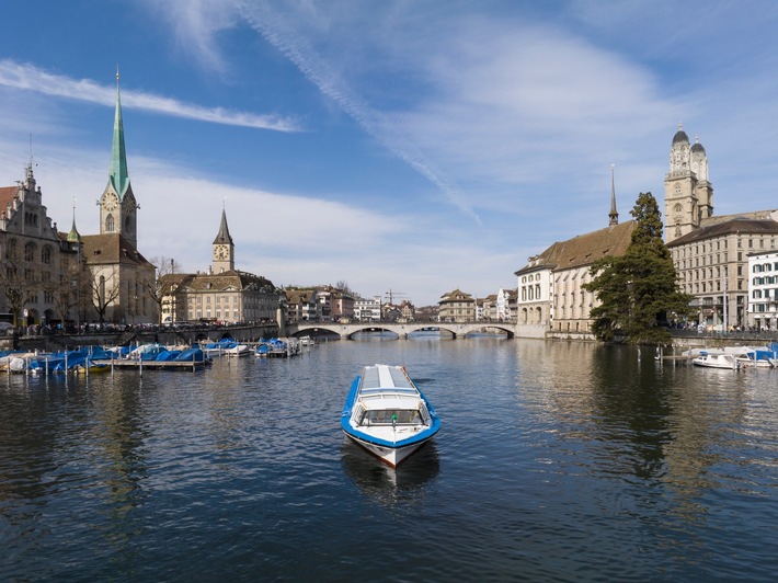Die Zürichsee-Schifffahrtsgesellschaft fährt mit drei elektrisch betriebenen Limmatbooten