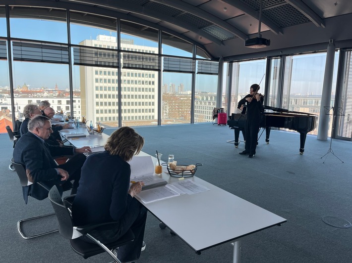 Pressemitteilung: Meisterinstrumente fördern den Karriereweg