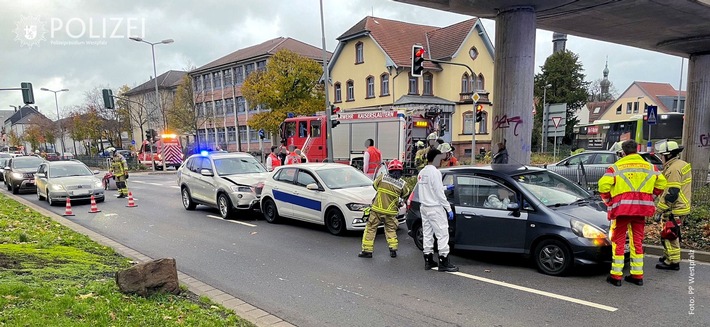 POL-PPWP: Bei Auffahrunfall Autos aufeinander geschoben