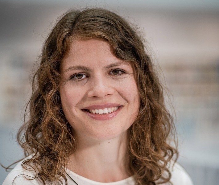 Einheitsbotschafterin Baden-Württemberg / Jasmin Calmbach: "Ohne die Einheit gäbe es das alles für mich nicht" / Weiterer Text über ots und www.presseportal.de/nr/157804 / Die Verwendung dieses Bildes ist für redaktionelle Zwecke unter Beachtung ggf. genannter Nutzungsbedingungen honorarfrei. Veröffentlichung bitte mit Bildrechte-Hinweis.