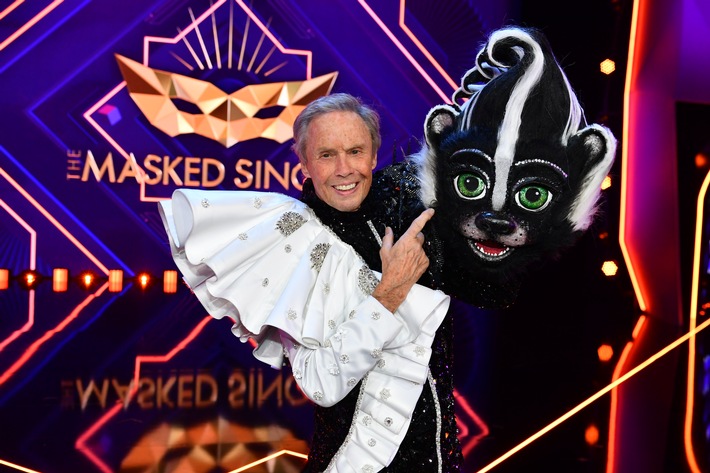 "The Masked Singer" gewinnt mit 24,2 Prozent Marktanteil den Samstagabend / Rock and Roll-Legende Peter Kraus hebt die Stinktier-Maske