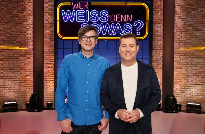 Quizexperten treffen auf Ratefüchse - Jens Riewa und Ralph Caspers bei "Wer weiß denn sowas?" / Das Ratequiz in der Woche vom 2. bis 5. April 2024, um 18:00 Uhr im Ersten