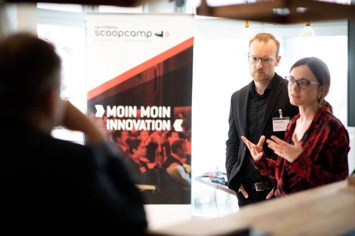 Das scoopcamp 2020 von nextMedia.Hamburg und dpa findet in diesem Jahr am 24. September in Hamburg statt. Medienexperte und Journalismus-Professor Jeff Jarvis (City University of New York) wird mit dem scoop Award ausgezeichnet. Im Fokus der Innovationskonferenz für Medien stehen Themen wie "Data Journalism", "Social Media" und "New Storytelling". Weiterer Text über ots und www.presseportal.de/nr/8218 / Die Verwendung dieses Bildes ist für redaktionelle Zwecke honorarfrei. Veröffentlichung bitte unter Quellenangabe: "obs/dpa Deutsche Presse-Agentur GmbH/Christian Charisius"