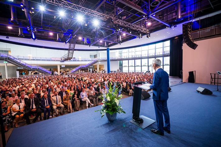 In den Gesellenstand gehoben: 670 Fachkräfte der Hörakustik schließen im Jahr 2024 ihre Ausbildung erfolgreich ab