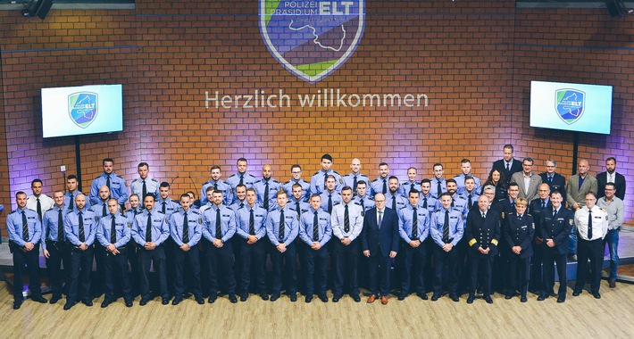 PP-ELT: Polizeipräsident Christoph Semmelrogge begrüßt 43 neue Polizeibeamtinnen und Polizeibeamte