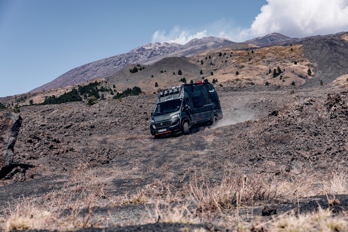 Bild zum Beitrag: Action ohne Limit / Einzigartiges Concept Car: Der Sunlight Cliff 4x4 Adventure Van 
