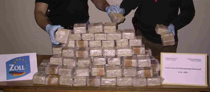 POL-F: 011130 - 1369    Frankfurt a. M. :  Erfolgreiche Bekämpfung des 
organisierten Rauchgifthandels  -  50 kg Heroin konfisziert.