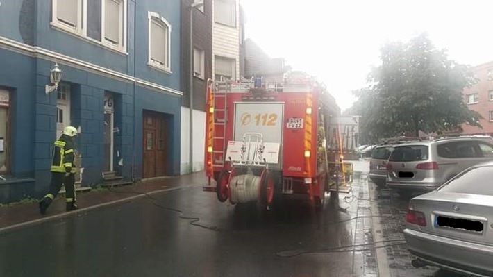 FW Dinslaken: Regenmengen sorgen für Feuerwehreinsätze