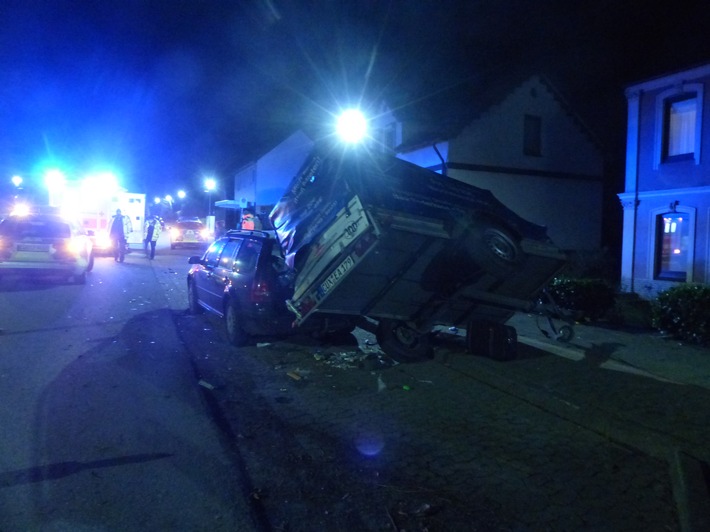 POL-CUX: Zwei Verletzte nach Verkehrsunfall unter Alkoholeinfluss (Lichtbild in der Anlage)