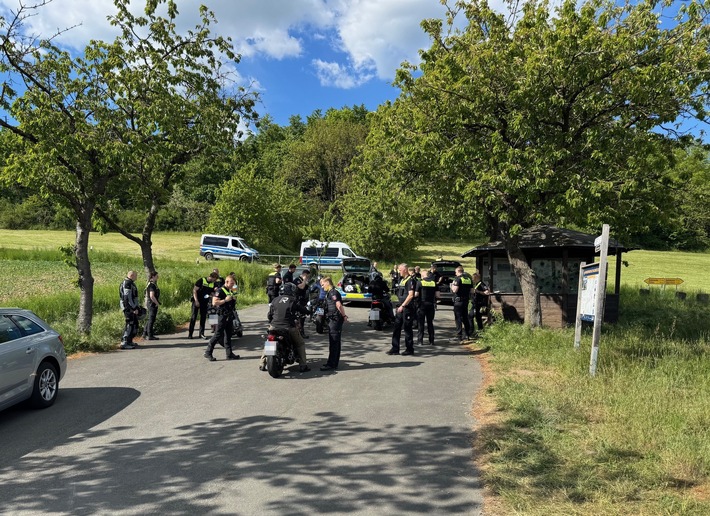 POL-HM: Polizei kontrolliert im Rahmen der Ausbildung Motorradfahrende in der Rühler Schweiz