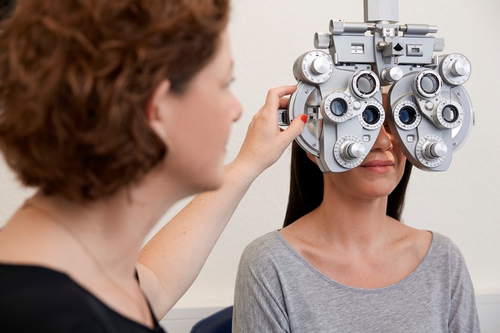 Welttag des Sehens am 9. Oktober: Vorsorge für die Augen beginnt beim Augenoptiker