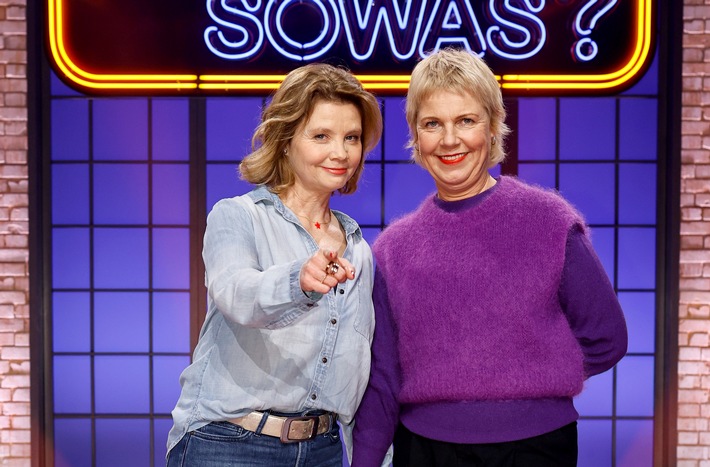 Die "Schillerstraße" im Rateduell: Annette Frier und Cordula Stratmann bei "Wer weiß denn sowas?" - Das Wissensquiz vom 20. bis 24. Januar 2025, um 18:00 Uhr im Ersten