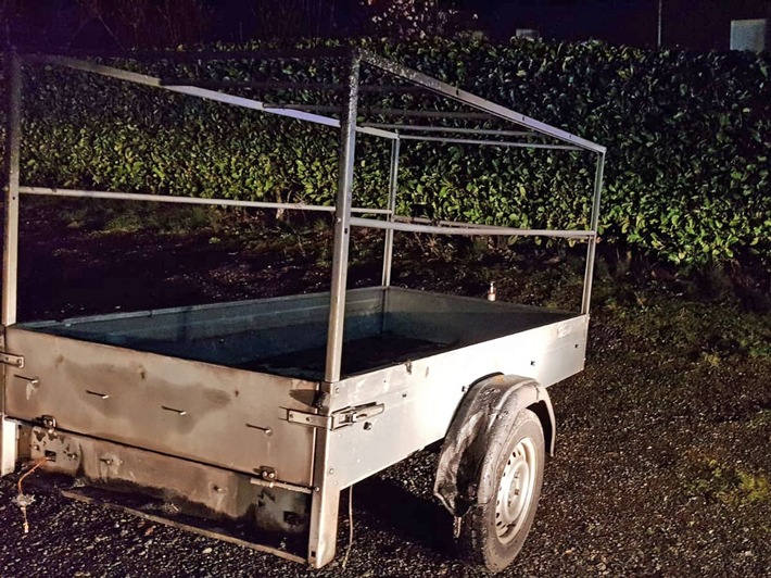 POL-ME: Polizei ermittelt wegen Brandstiftung und sucht Zeugen - Haan - 2020148