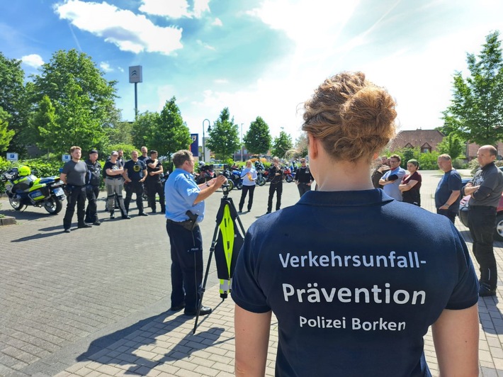 POL-BOR: Kreis Recklinghausen/Bottrop/Kreis Coesfeld/Kreis Borken: Biker-Ausfahrt gibt wichtige Einblicke - erste &quot;PoliTour&quot; des Jahres erntet viel Lob der Teilnehmenden