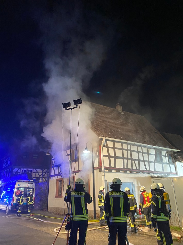 POL-PDLD: Zimmerbrand in Wohnhaus