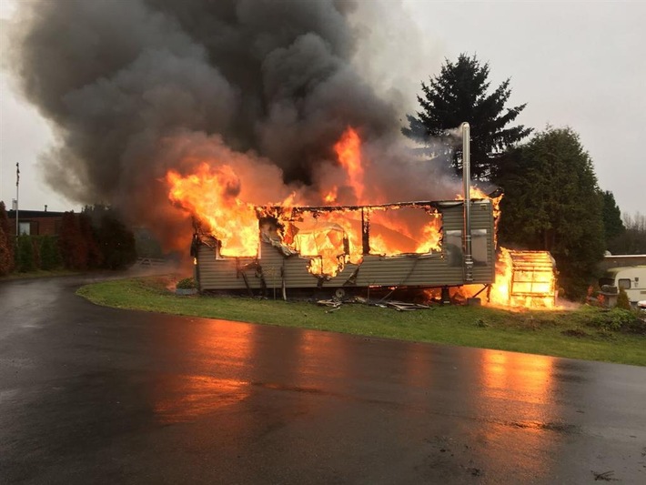 POL-PDMT: Vollbrand eines Mobilwohnheimes