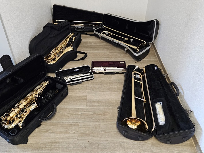 POL-UN: Kamen - Einbruch in Gesamtschule Kamen, Blasinstrumente entwendet Folgemeldung vom 08.12.2025 - 16:25