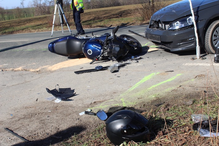 POL-BO: Frontalzusammenstoß zwischen Pkw und Motorrad