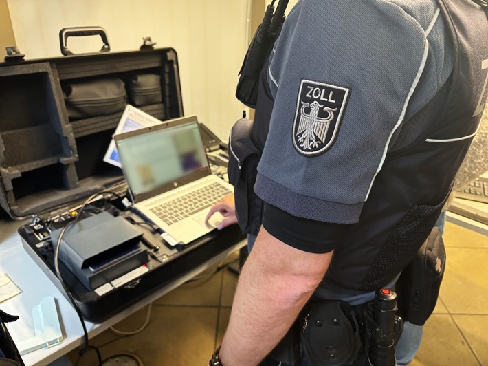 HZA-BI: Gemeinsamen Kontrollaktion von Zoll, Bezirksregierung und Ordnungsamt in Bielefelder Innenstadt/Aufbauarbeiten des Leinewebermarktes im Fokus