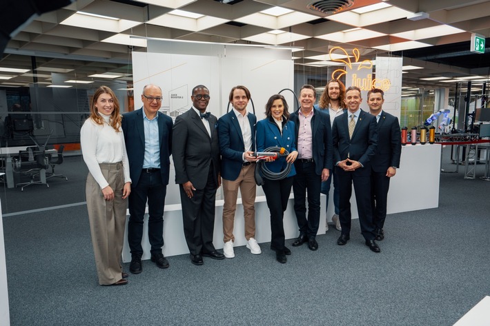Aktuelle Pressemeldung: Michigans Gouverneurin Gretchen Whitmer besucht Juice Technology