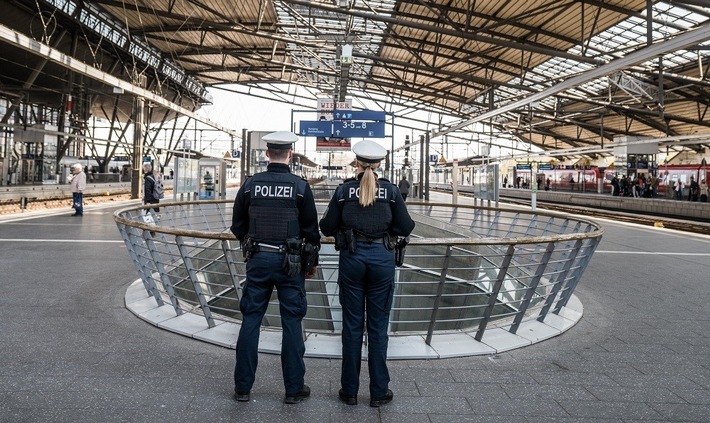 BPOLI EF: Super-Recogniser der Bundespolizei erkennt Straftäter im Erfurter Hauptbahnhof wieder, Haftbefehl führt zu Festnahme