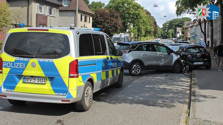 POL-OB: Verkehrsunfall mit hohem Sachschaden