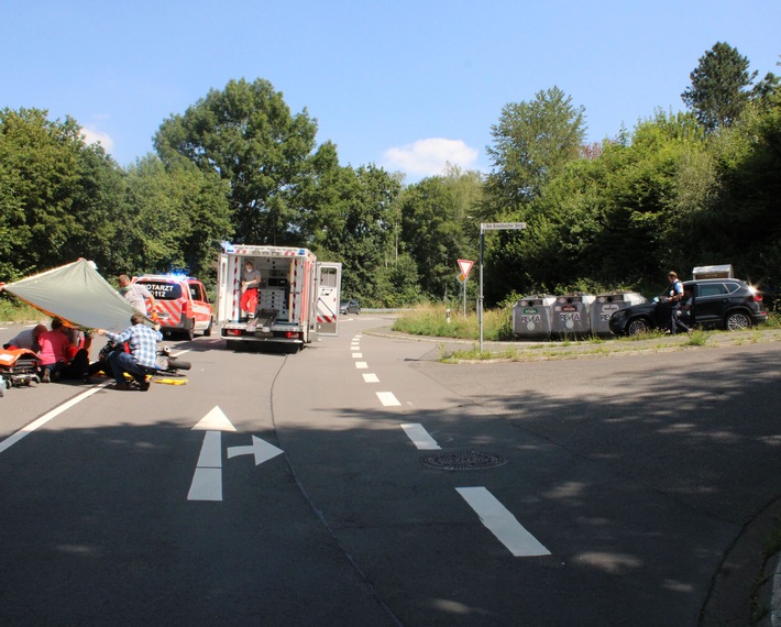 POL-RBK: Overath - Motorradfahrerin beim Einbiegen die Vorfahrt genommen