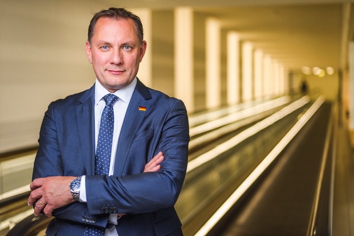 Tino Chrupalla: Militärhilfe für Ukraine einstellen