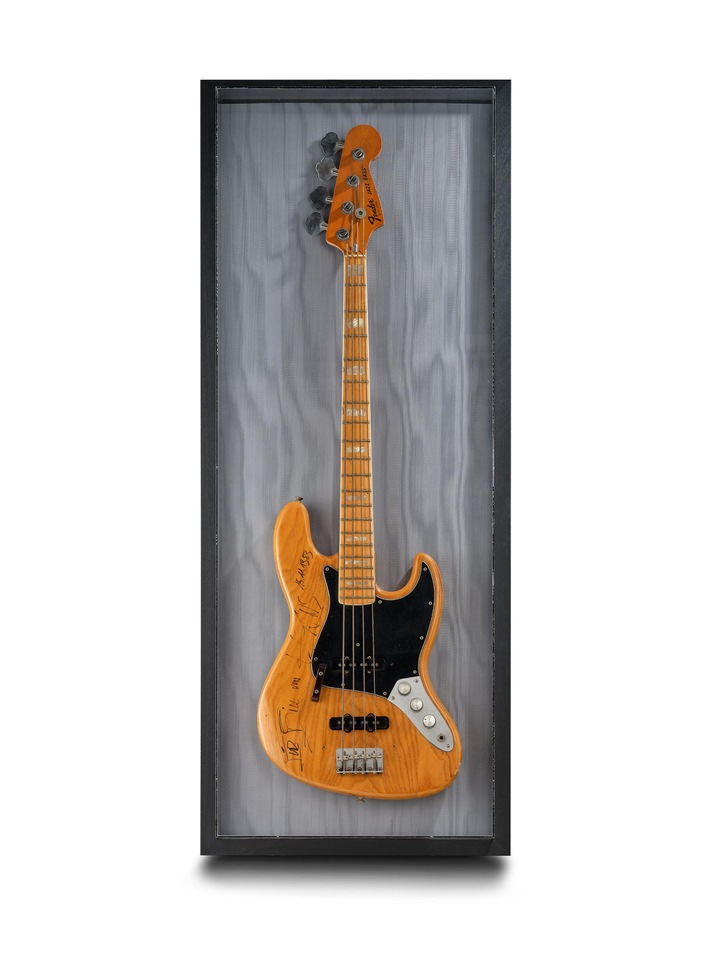 FALCO’S BASS GUITAR AT DOROTHEUM AUCTION / First electric bass of Falco to be auctioned on January 31 in Vienna, Austria