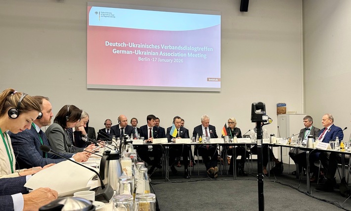 Internationales Dialogtreffen in Berlin – Berufsimker warnen: Honigbetrug ist Gefahr für ukrainische Wirtschaft