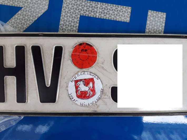 POL-WHV: Urkundenfälschung in Wilhelmshaven - selbstgemalter TÜV- und Zulassungsstempel