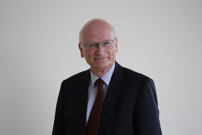 Universität Koblenz verabschiedet ehemaligen Vizepräsidenten Prof. Dr. Peter Ullrich in den Ruhestand