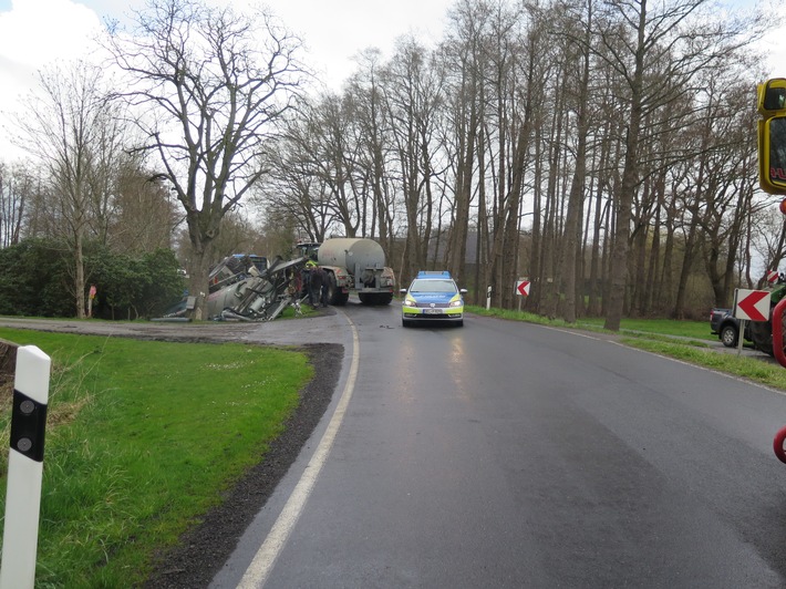 POL-DEL: Landkreis Oldenburg: Verkehrsunfall in Hude mit landwirtschaftlichem Gespann