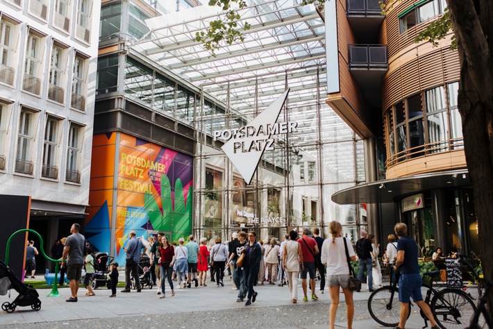 Große Eröffnungswelle im The Playce am Potsdamer Platz: Neue Stores, neue Vielfalt, neue Möglichkeiten