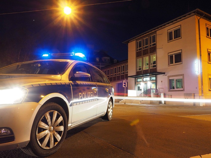 POL-PDLU: Frankenthal - Verkehrsunfall mit Vollsperrung der Fahrbahn auf der B9 bei Frankenthal