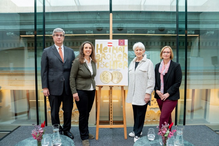 BILD zu OTS - von links nach rechtsGabriele Zgubic, ArbeiterkammerMaria Rauch-Kallat, Bundesminister ADUlrike Fischer, Abgeordnete zum Nationalrat, GrüneGerhard Starsich, Generaldirektor der Münze Österreich AG